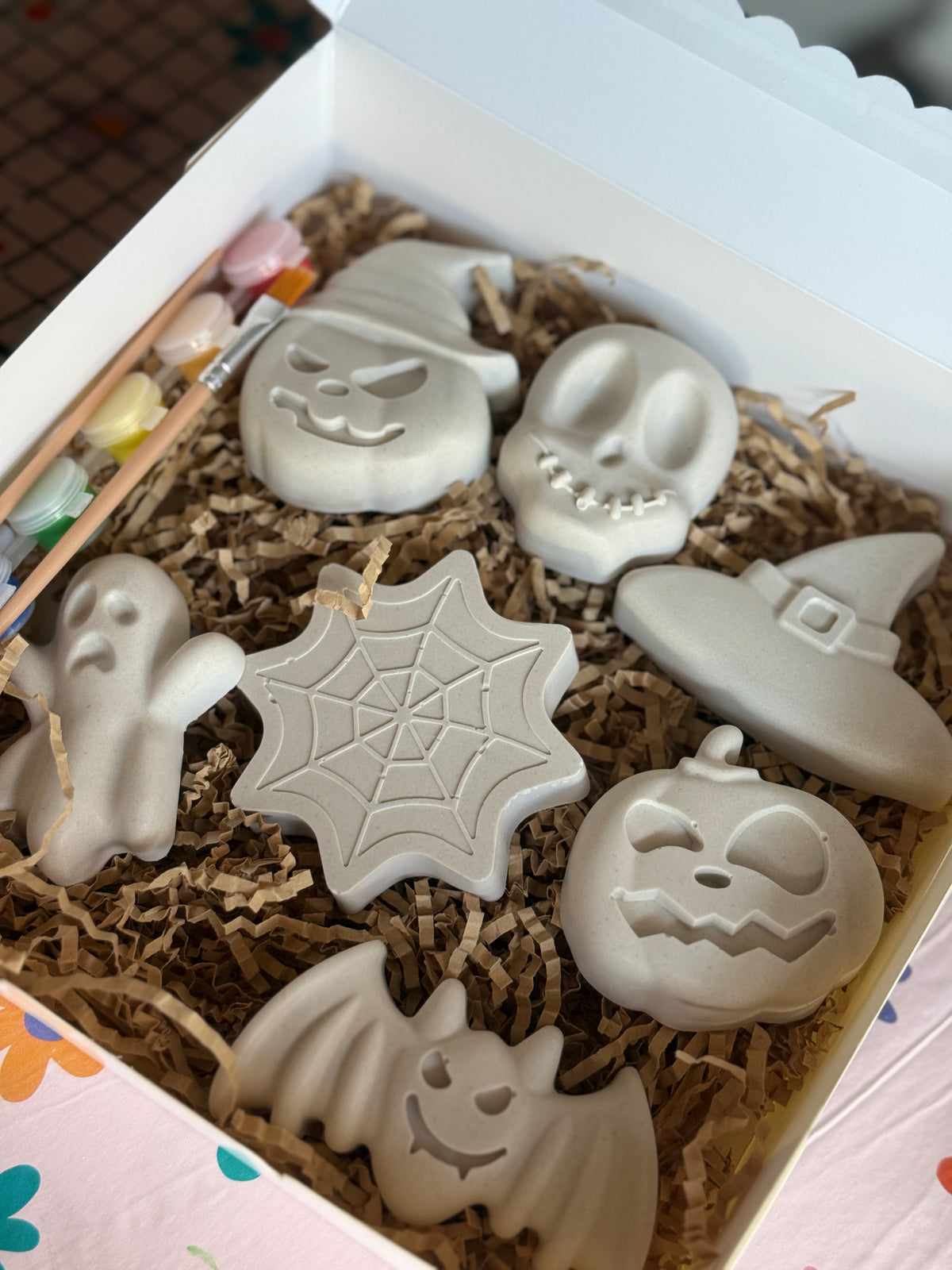 Paint Your Own Halloween Themed Kit